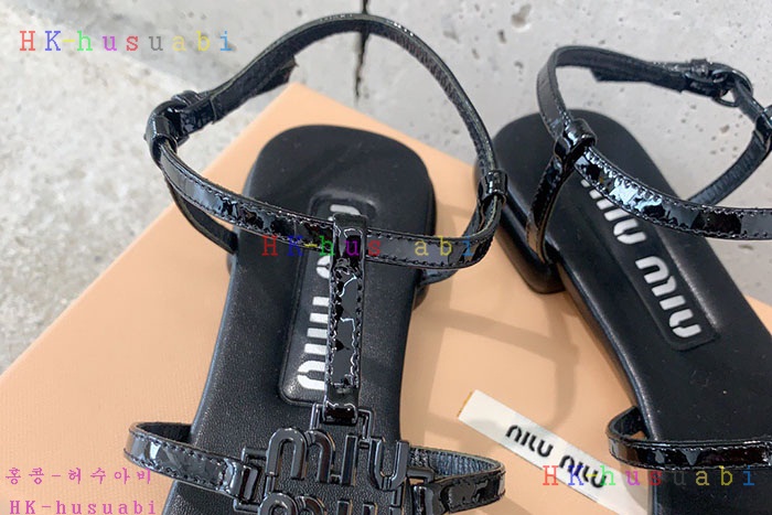 NEW 미우미우 샌들 신상 MU 952705