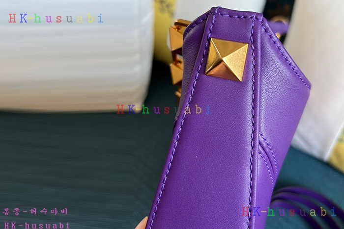 ★미러급★발렌티노  V로고 스터드 사인 호보백 XW2B0K28