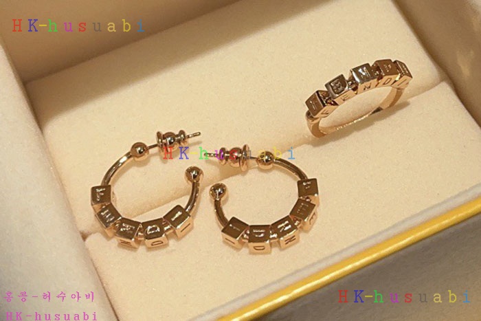 NEW 펜디 귀걸이 신상 FD 968222