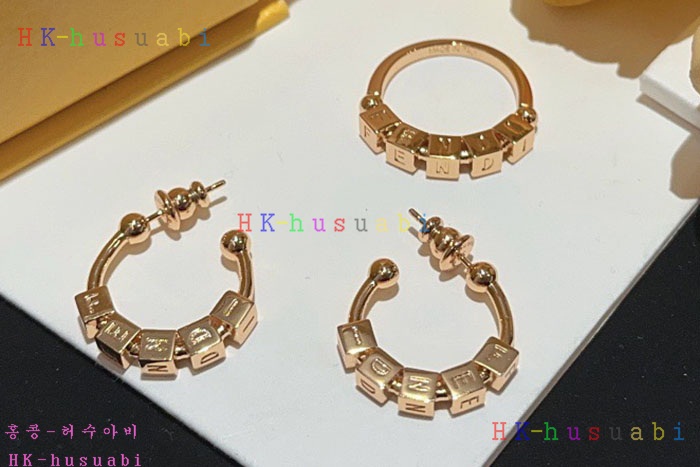 NEW 펜디 귀걸이 신상 FD 968222