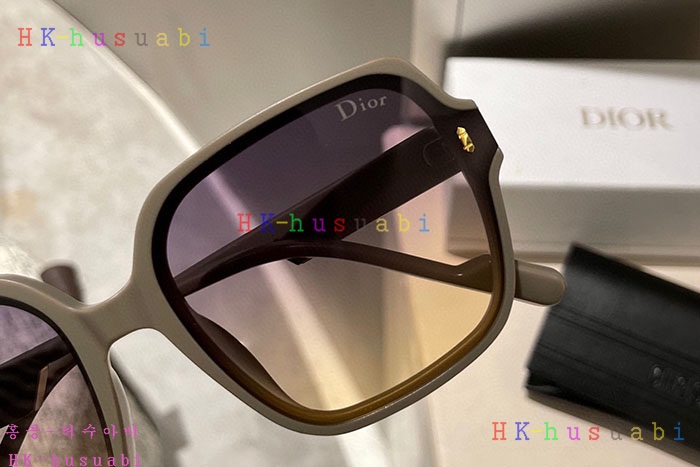 NEW 디올 선글라스 신상 DR 582216