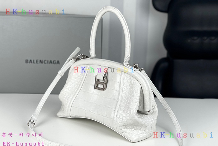 ★미러급★발렌시아가 엠보 크록 패턴 프레임 토트 673116-2