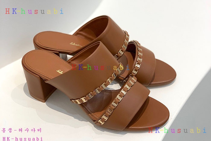 NEW 페라가모 샌들 신상 F 5827010