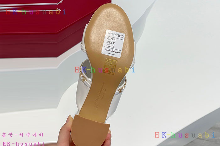 NEW 페라가모 샌들 신상 F 5827012