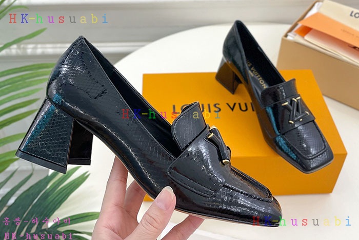 NEW 루이비통 신발 신상 LV 968132