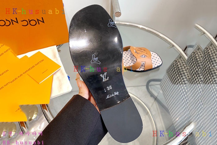 NEW 루이비통 샌들 신상 LV 966529