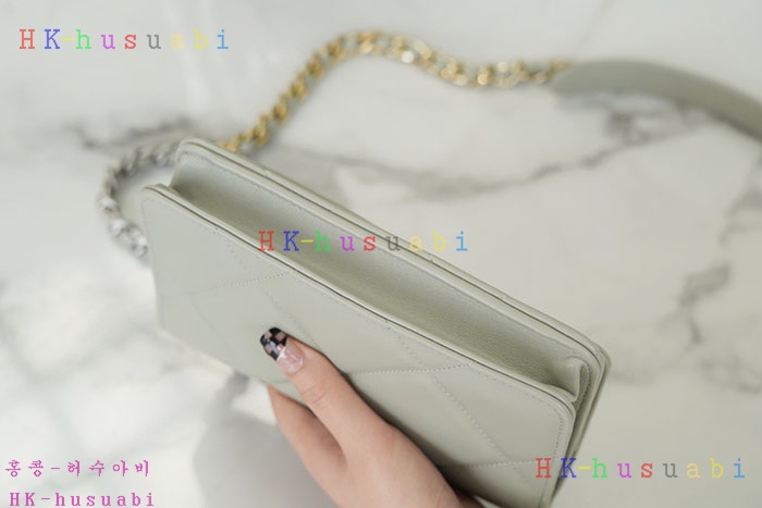 ★미러급★샤넬 19 WOC 레더 체인 백  AP0957-3