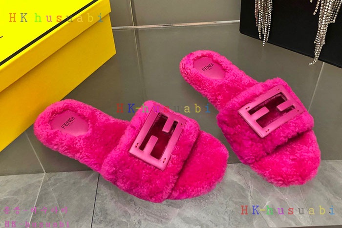 NEW 펜디 슬리퍼 신상 FD 558280