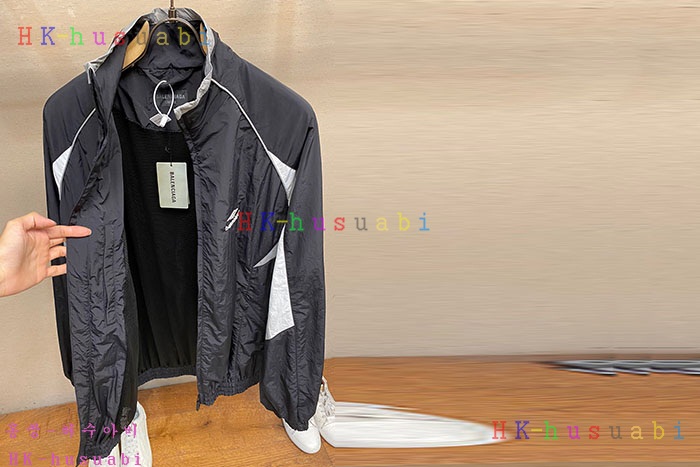 NEW 발렌시아가 자켓 신상 B 685521