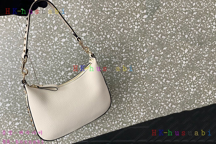 ★미러급★발렌티노 가죽 스몰 락스터드 호보 백 3W2B0M37