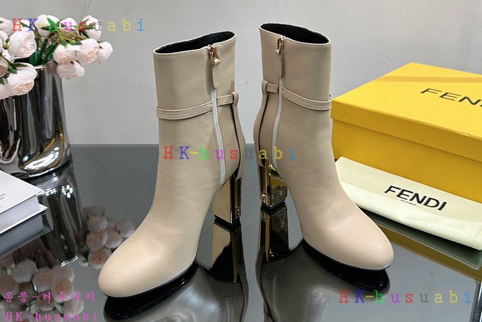 NEW 펜디 부츠 신상 FD 985305