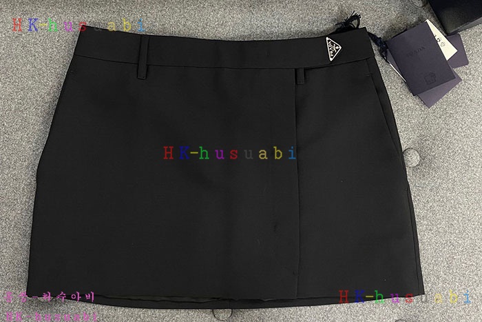 NEW 프라다 치마 신상 P 6828003