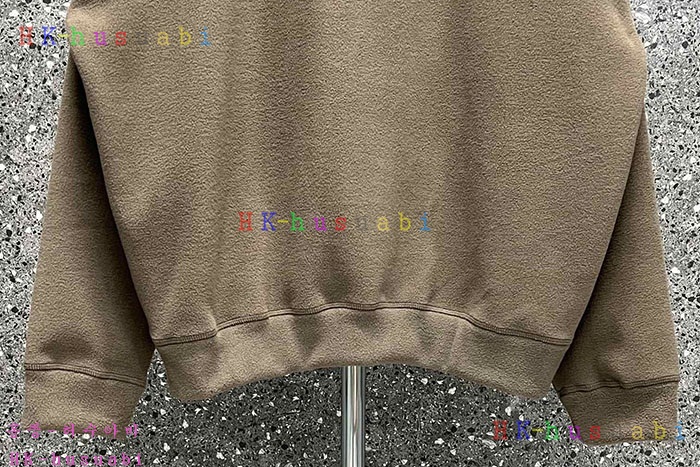 NEW 발렌시아가 상의 신상 B 747113