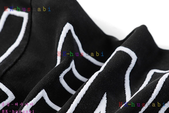 NEW 발렌시아가 긴팔티 신상 B 857902