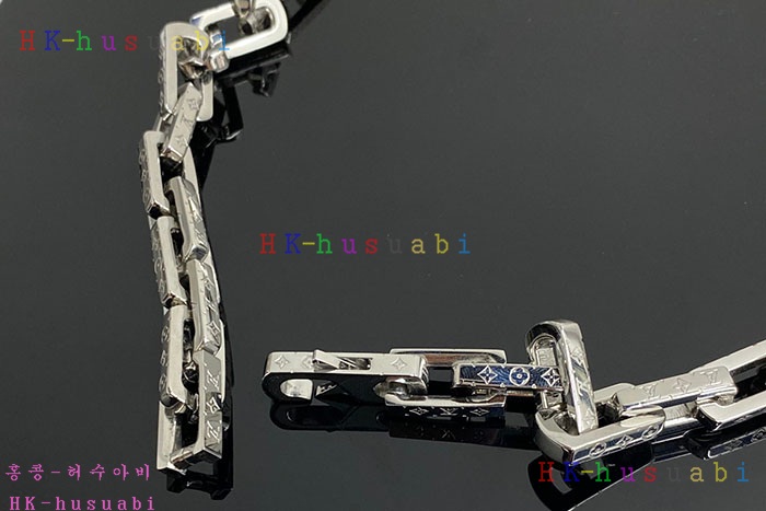 NEW 루이비통 목걸이 신상 LV 925013