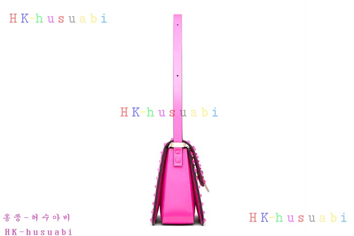 ★미러급★발렌티노 스몰 락스터드23 4W2B0M42