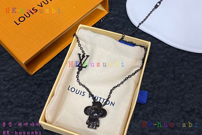 NEW 루이비통 목걸이 신상 LV 104522