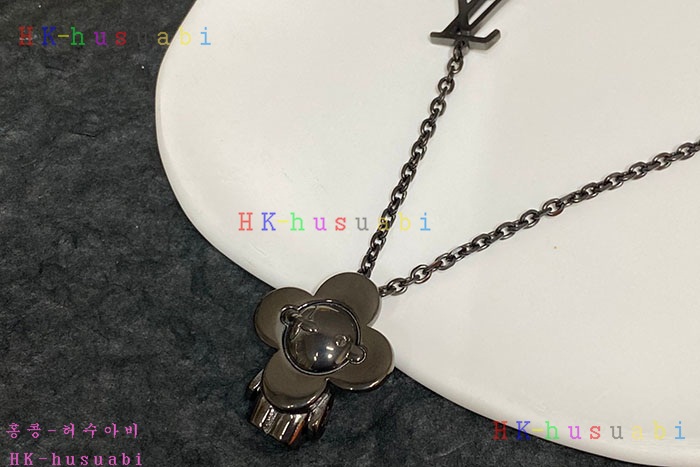NEW 루이비통 목걸이 신상 LV 104522