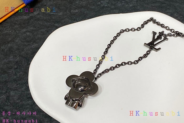 NEW 루이비통 목걸이 신상 LV 104522