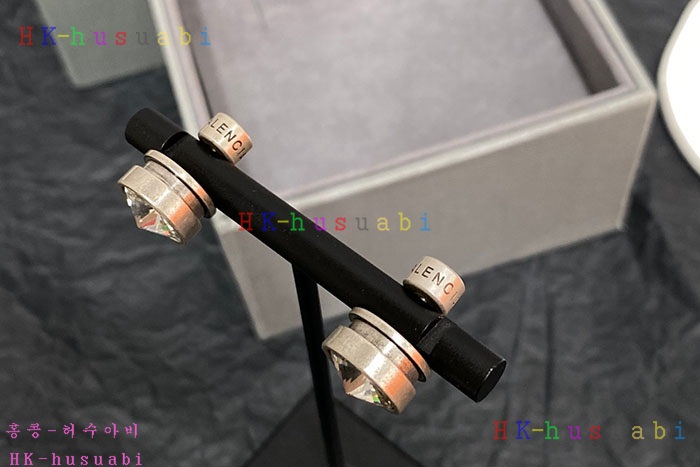 NEW 발렌시아가 귀걸이 신상 B 955804