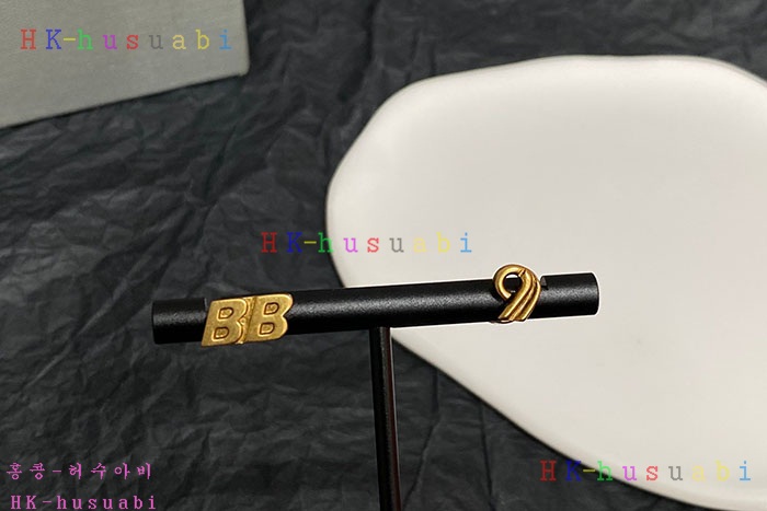 NEW 발렌시아가 귀걸이 신상 B 955807