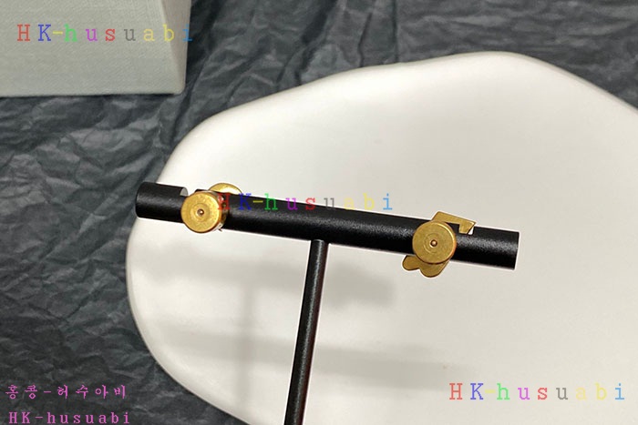 NEW 발렌시아가 귀걸이 신상 B 955807