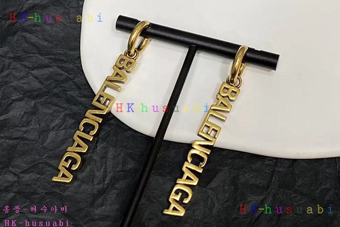 NEW 발렌시아가 귀걸이 신상 B 955809