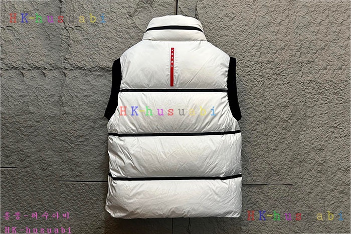 NEW 프라다 패딩조끼 신상 P 995016
