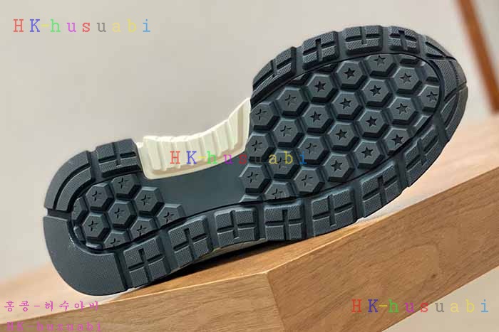 NEW 구찌 스니커즈 신상 GU 724004