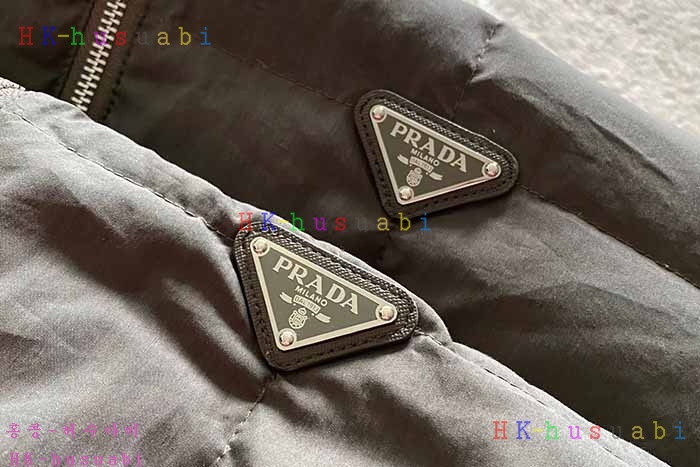 NEW 프라다 패딩 신상 P 553046