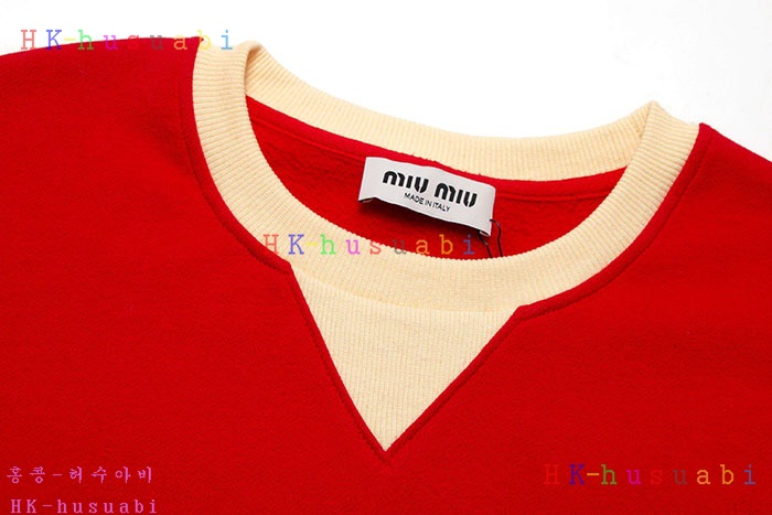 NEW 미우미우 맨투맨 신상 MU 968001