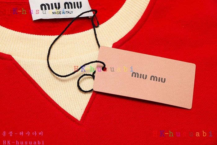 NEW 미우미우 맨투맨 신상 MU 968001