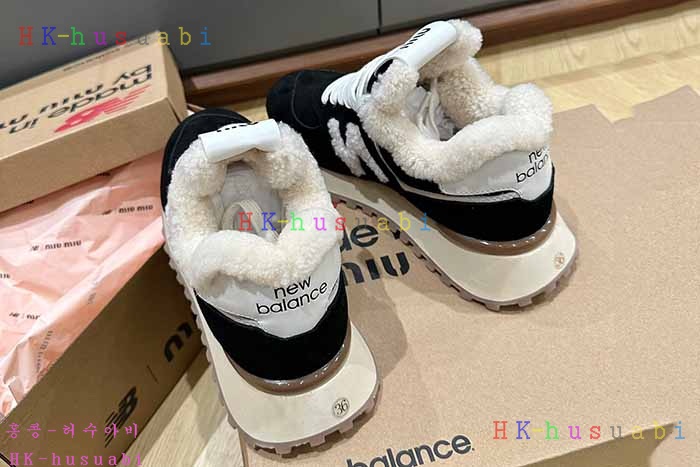 NEW 미우미우 신발 신상 MU 749905