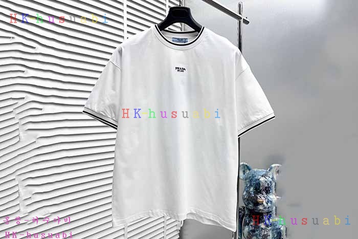 NEW 프라다 반팔티 신상 P 697472
