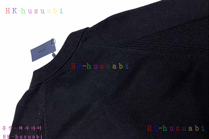 NEW 프라다 니트 신상 P 697474