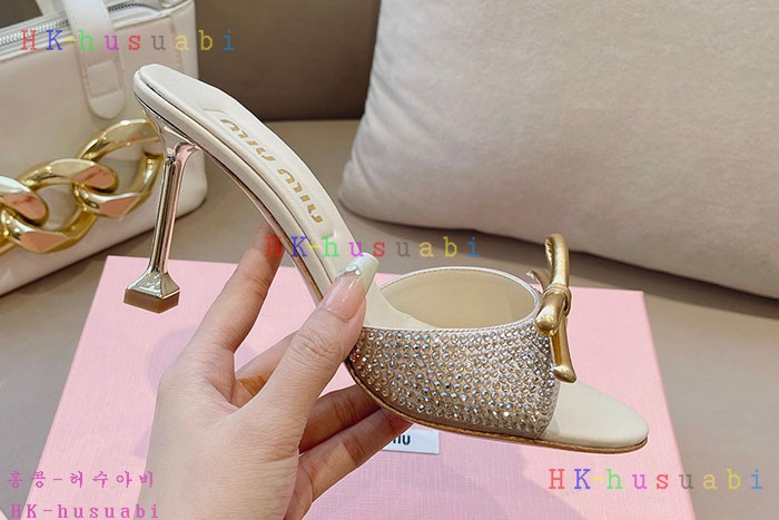 NEW 미우미우 신발 신상 MU 557014