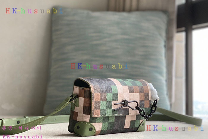 ★미러급★루이비통 스티머 웨어러블 월릿 M83172