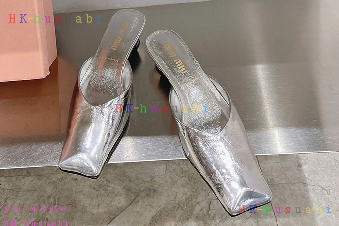 NEW 미우미우 신발 신상 MU 555284