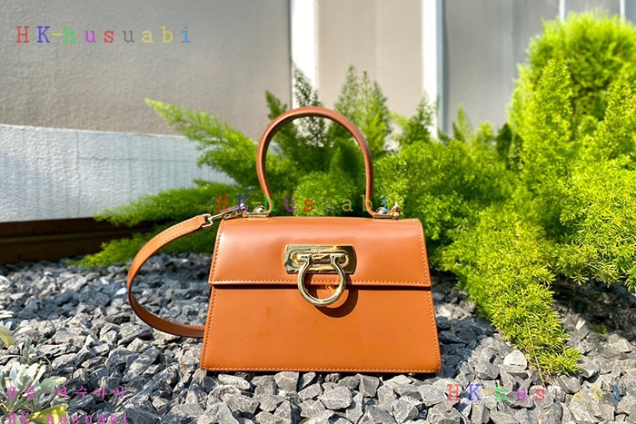 ★미러급★페라가모 아이코닉 탑 핸들 숄더 토트백 212958-3