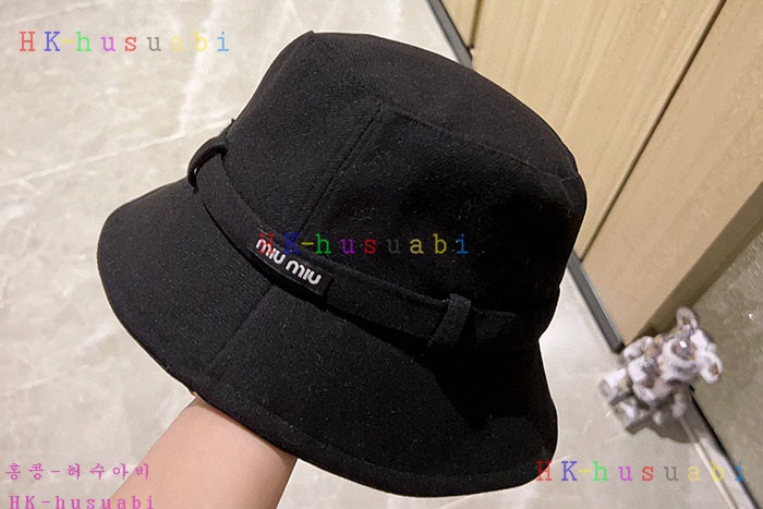 NEW 미우미우 모자 신상 M 6799953