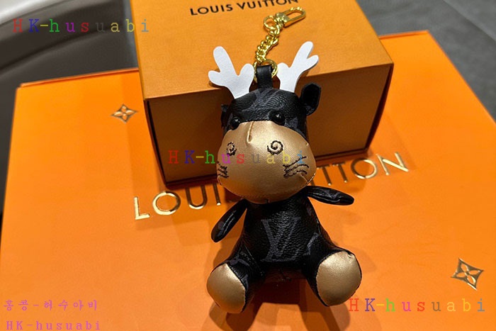 NEW 루이비통 키링 백참 신상 LV 4417010