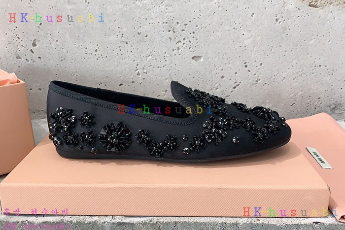 NEW 미우미우 신발 신상 MU 680040