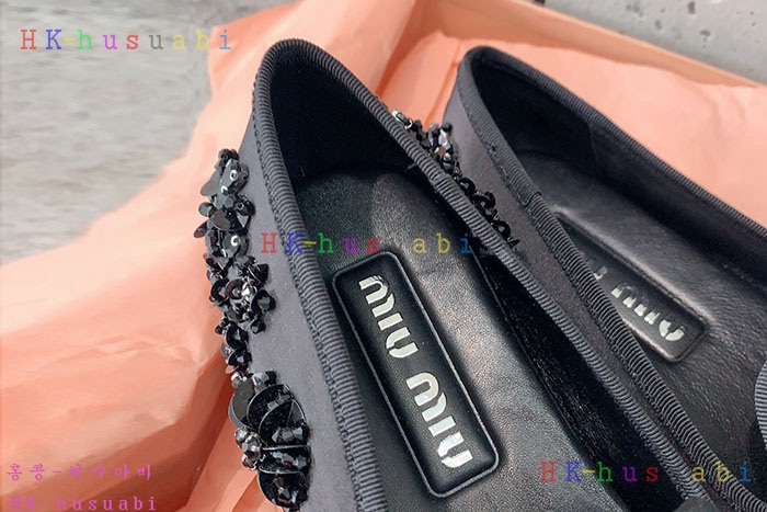 NEW 미우미우 신발 신상 MU 680040