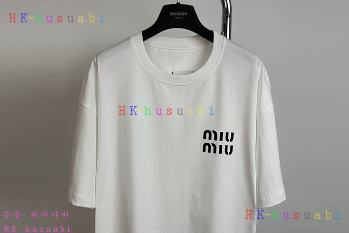 NEW 미우미우 반팔티 신상 MU 895502