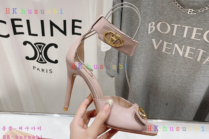 NEW 발렌티노 샌들 신상 V 2661100