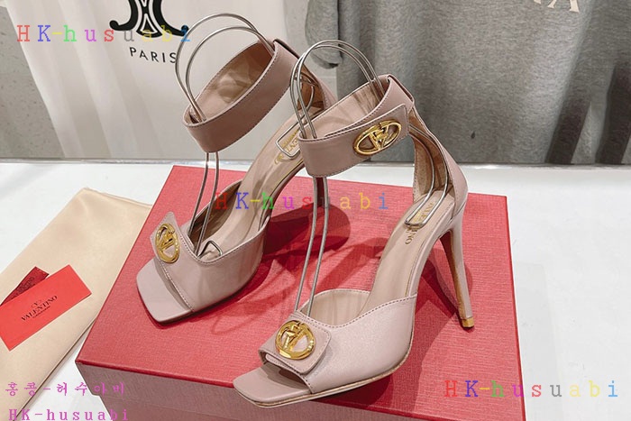 NEW 발렌티노 샌들 신상 V 2661100