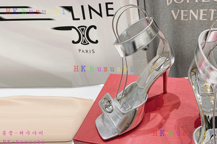 NEW 발렌티노 샌들 신상 V 2661101
