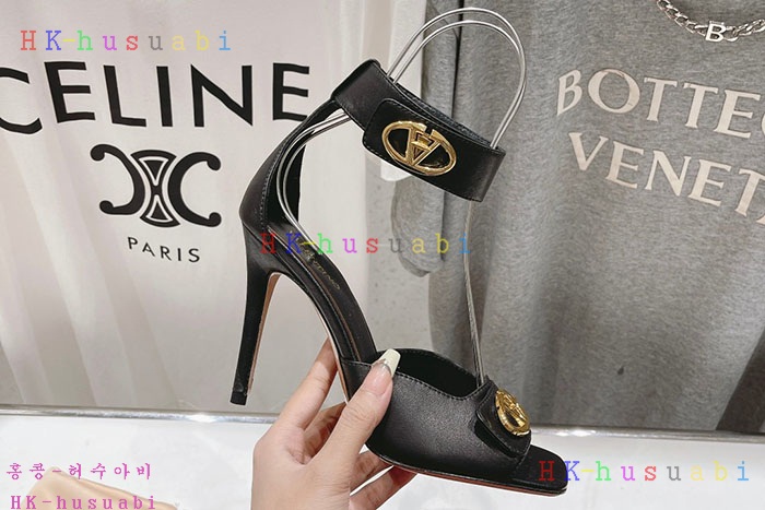 NEW 발렌티노 샌들 신상 V 2661103