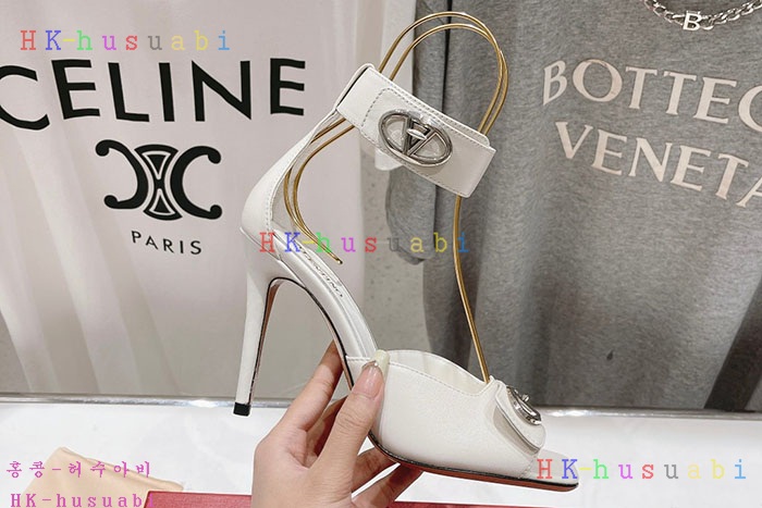 NEW 발렌티노 샌들 신상 V 2661105