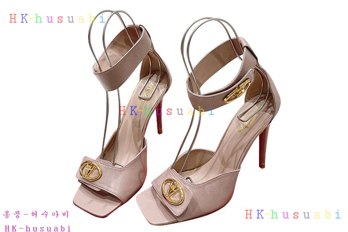 NEW 발렌티노 샌들 신상 V 2661100